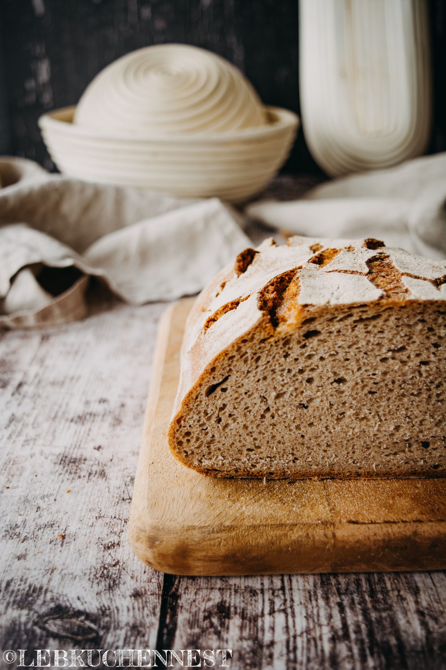 Anschnitt vom Roggensauerteigbrot - Nahaufnahme