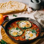 Paprika-Shakshuka frisch aus dem Ofen